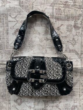 Guess Y2K 2000’s Black & Grey Signature Monogram Shoulder Bag
